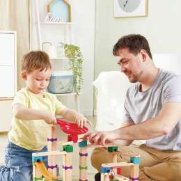 CONSTRUCCIONES DE MADERA HAPE PARA CANICAS